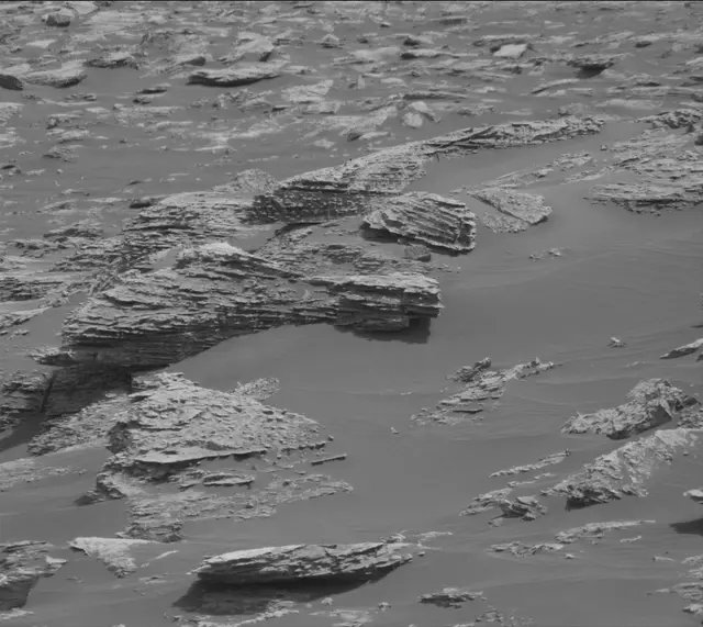 Sol 2804: Mast Camera (Mastcam)