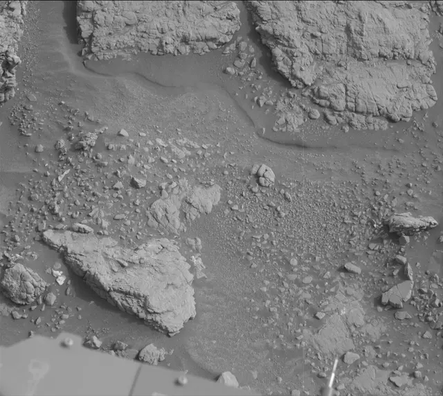 Sol 2813: Mast Camera (Mastcam)