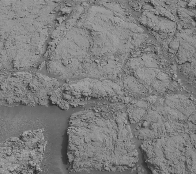 Sol 2813: Mast Camera (Mastcam)
