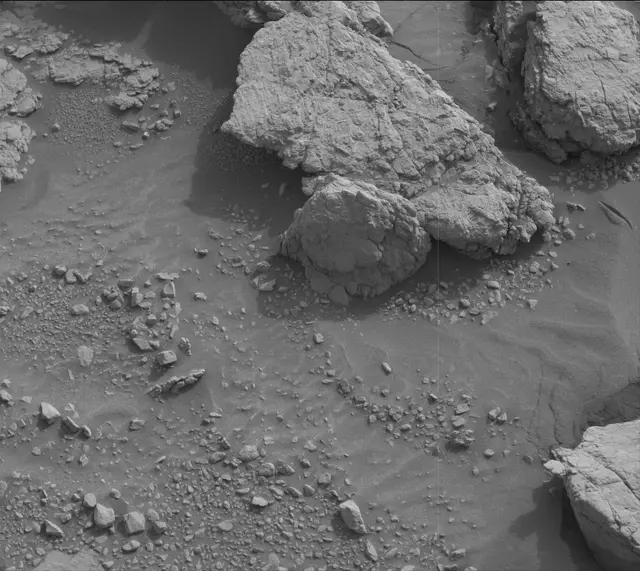 Sol 2813: Mast Camera (Mastcam)