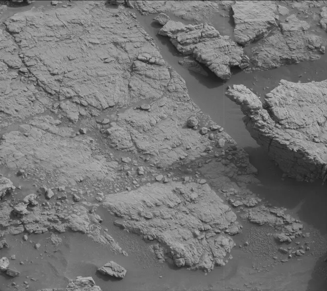 Sol 2813: Mast Camera (Mastcam)