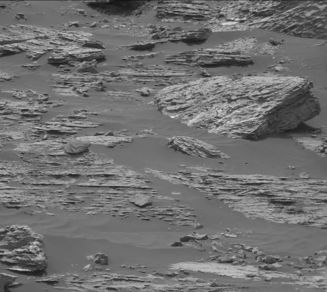 Sol 2813: Mast Camera (Mastcam)