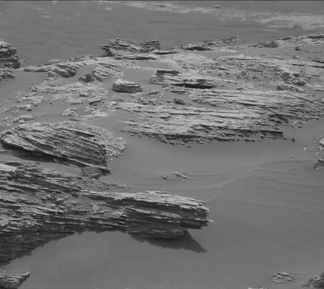 Sol 2813: Mast Camera (Mastcam)