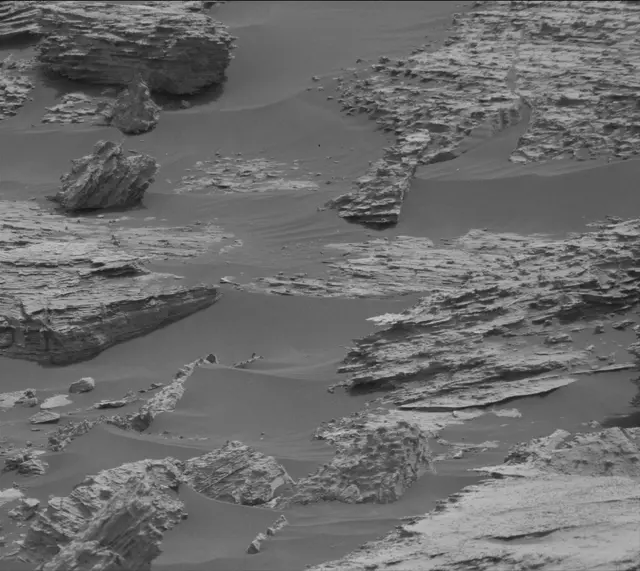 Sol 2813: Mast Camera (Mastcam)