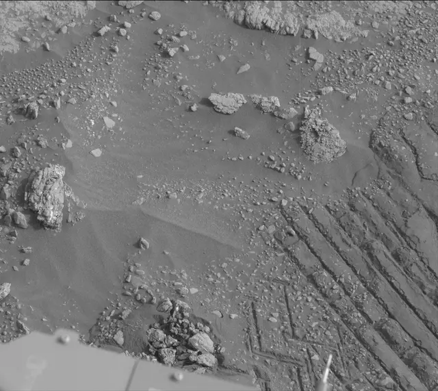 Sol 2816: Mast Camera (Mastcam)