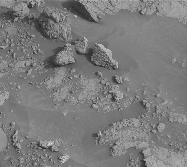 Sol 2816: Mast Camera (Mastcam)
