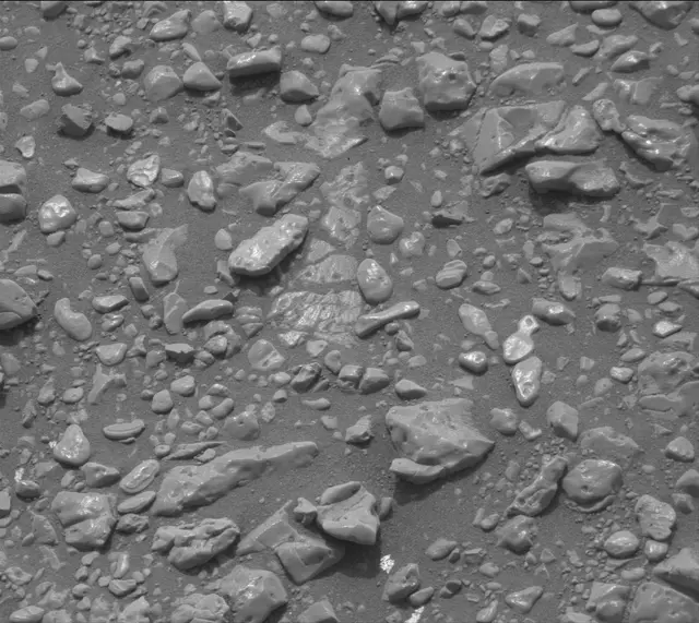 Sol 2819: Mast Camera (Mastcam)