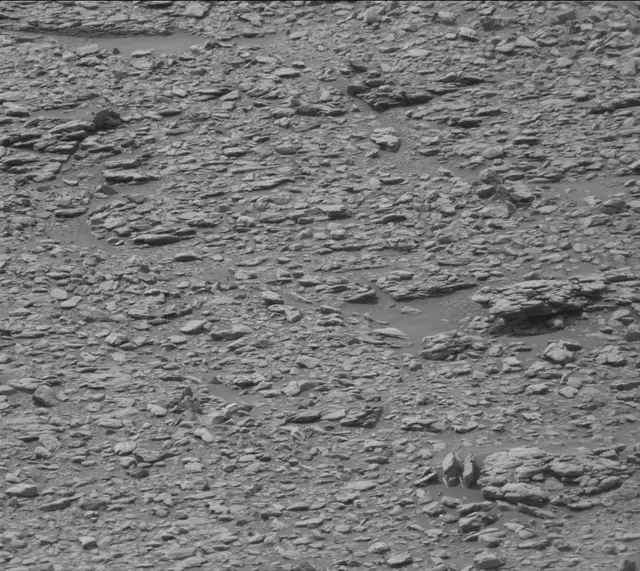 Sol 2819: Mast Camera (Mastcam)