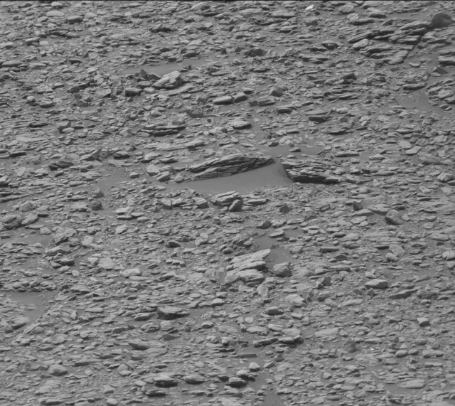 Sol 2819: Mast Camera (Mastcam)