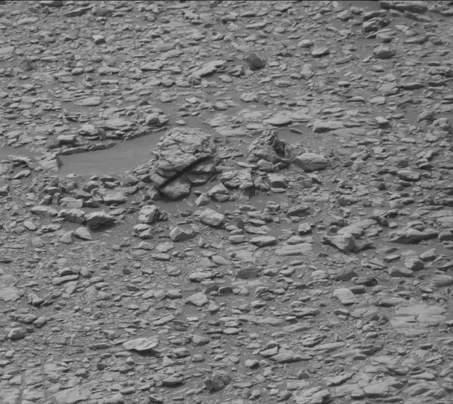 Sol 2819: Mast Camera (Mastcam)
