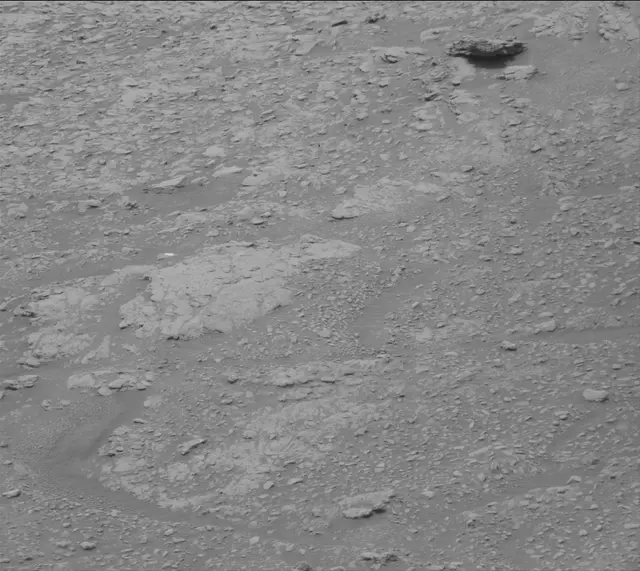 Sol 2819: Mast Camera (Mastcam)