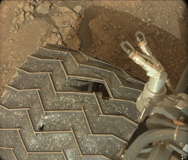 Sol 2822: Mast Camera (Mastcam)