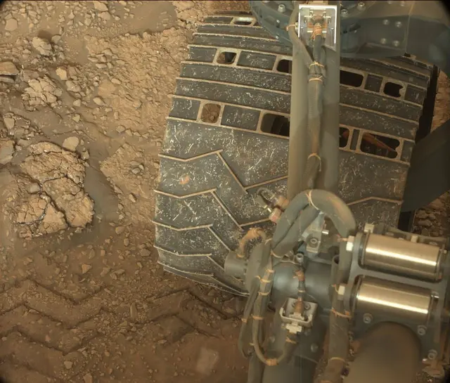 Sol 2822: Mast Camera (Mastcam)