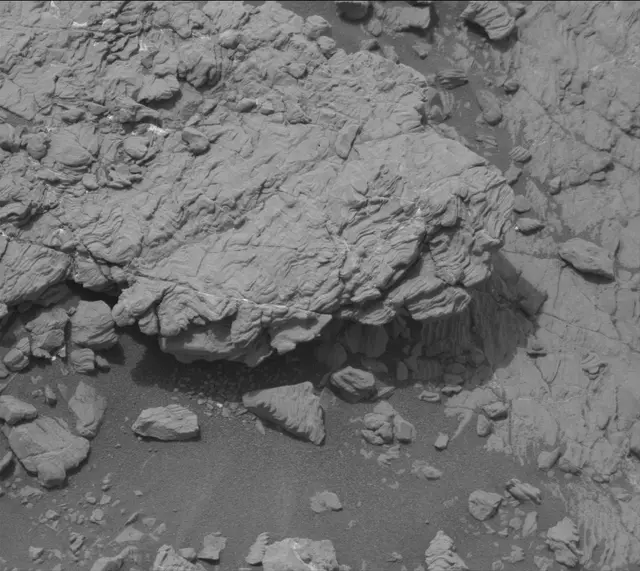 Sol 2822: Mast Camera (Mastcam)