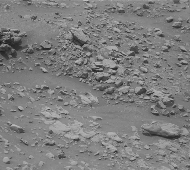 Sol 2822: Mast Camera (Mastcam)