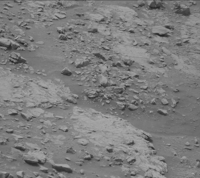 Sol 2822: Mast Camera (Mastcam)