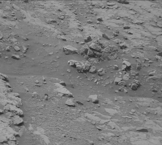 Sol 2822: Mast Camera (Mastcam)
