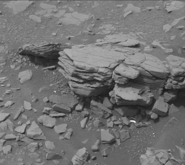 Sol 2822: Mast Camera (Mastcam)