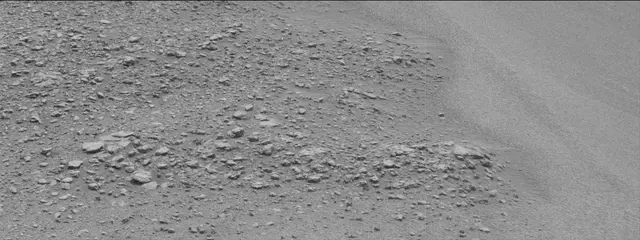 Sol 2824: Mast Camera (Mastcam)