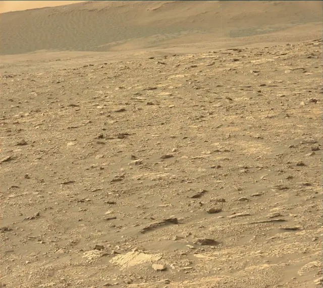Sol 2824: Mast Camera (Mastcam)