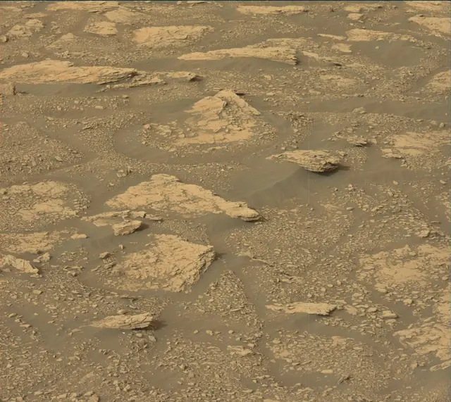 Sol 2824: Mast Camera (Mastcam)