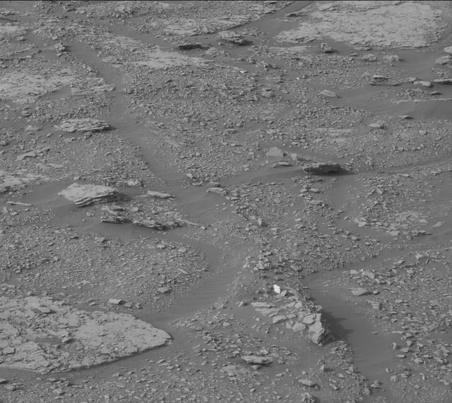 Sol 2824: Mast Camera (Mastcam)