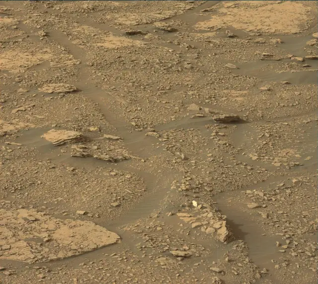Sol 2824: Mast Camera (Mastcam)