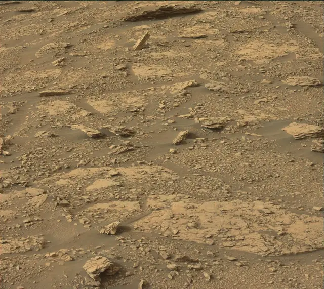 Sol 2824: Mast Camera (Mastcam)
