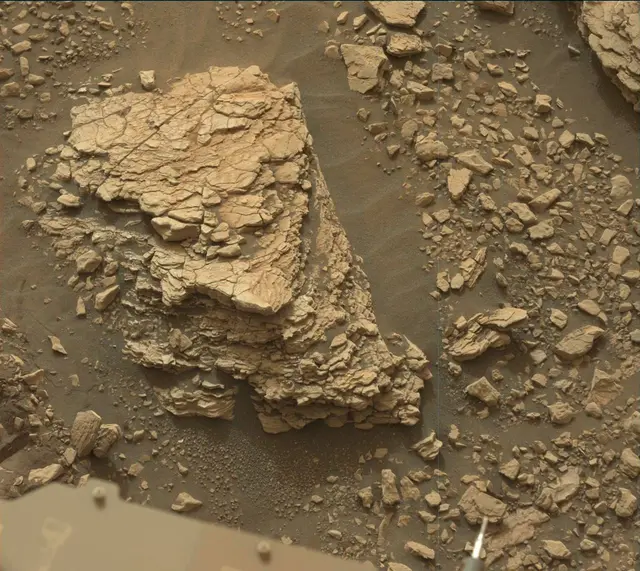 Sol 2824: Mast Camera (Mastcam)