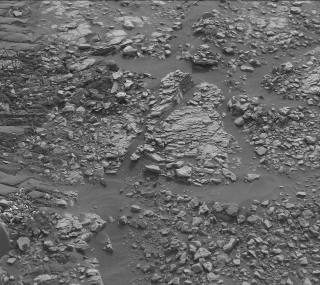 Sol 2824: Mast Camera (Mastcam)