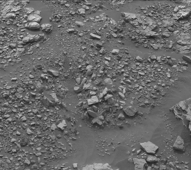 Sol 2824: Mast Camera (Mastcam)