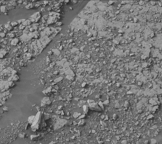 Sol 2824: Mast Camera (Mastcam)