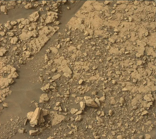 Sol 2824: Mast Camera (Mastcam)