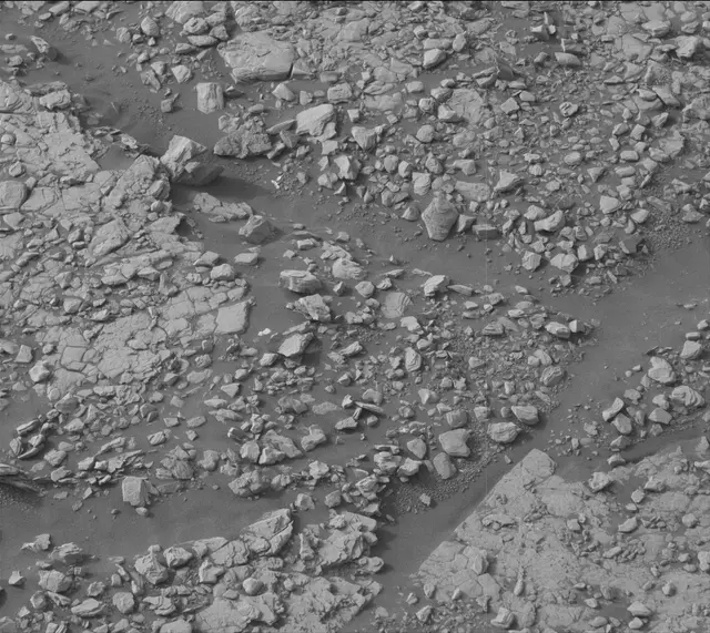 Sol 2824: Mast Camera (Mastcam)