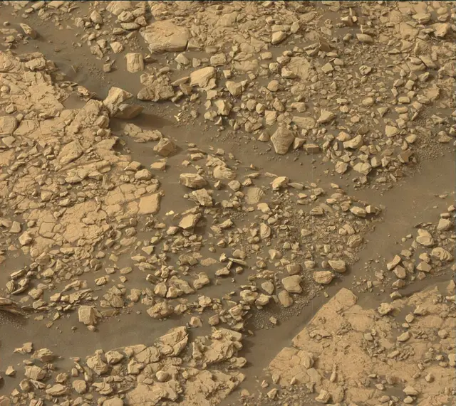 Sol 2824: Mast Camera (Mastcam)