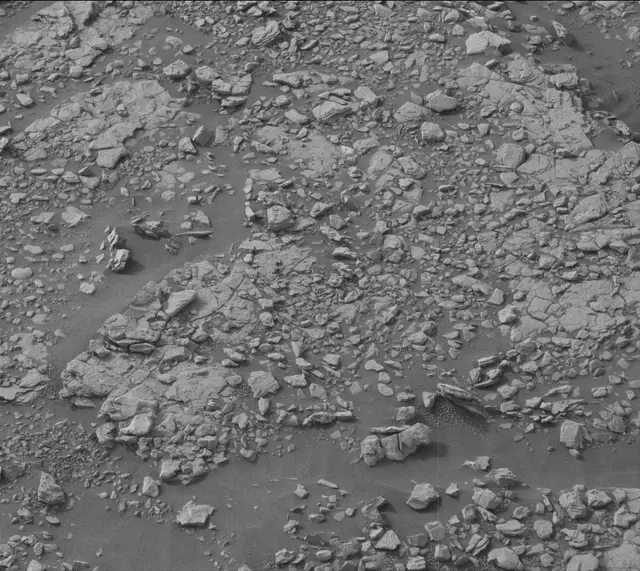 Sol 2824: Mast Camera (Mastcam)
