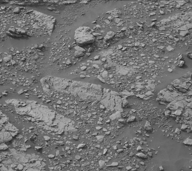 Sol 2824: Mast Camera (Mastcam)