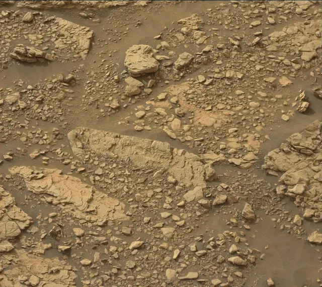 Sol 2824: Mast Camera (Mastcam)