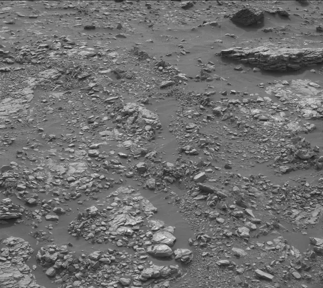 Sol 2824: Mast Camera (Mastcam)