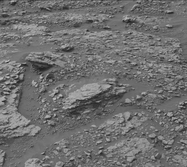 Sol 2824: Mast Camera (Mastcam)