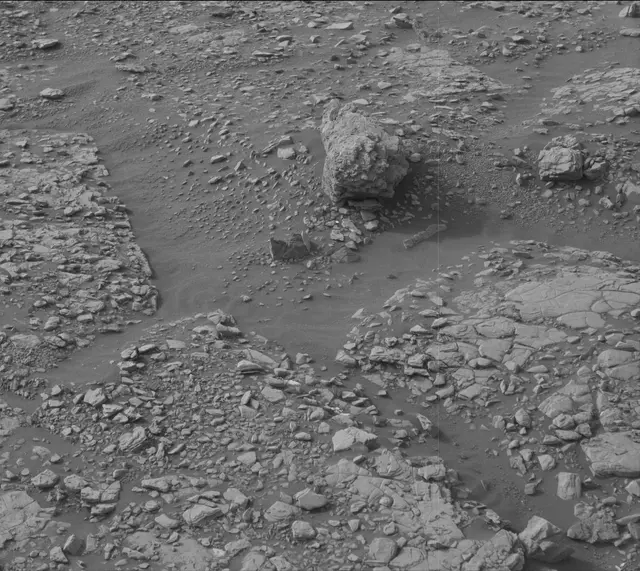 Sol 2824: Mast Camera (Mastcam)