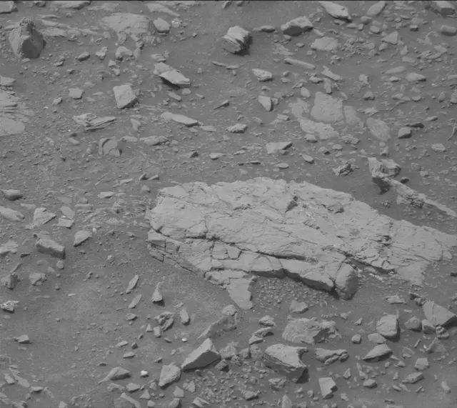 Sol 2824: Mast Camera (Mastcam)