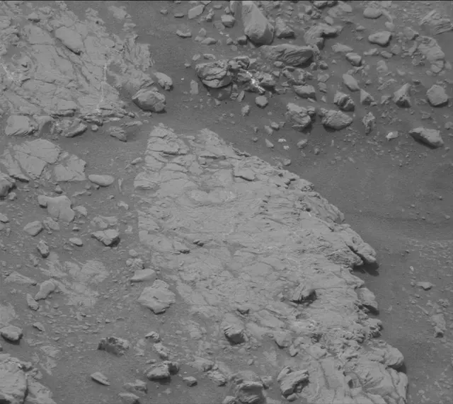 Sol 2824: Mast Camera (Mastcam)