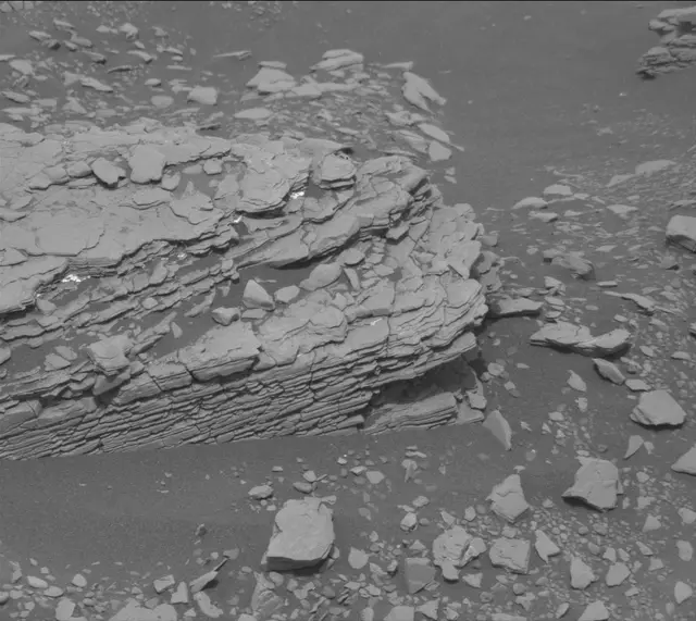 Sol 2826: Mast Camera (Mastcam)