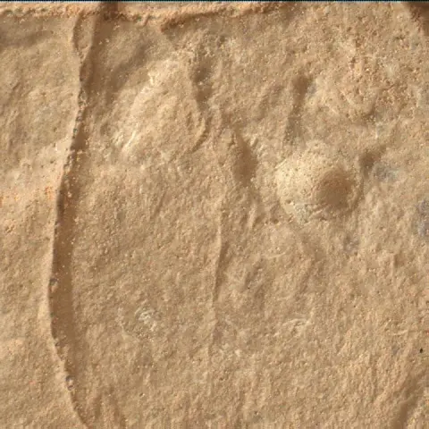 Sol 2826: Mars Hand Lens Imager (MAHLI)