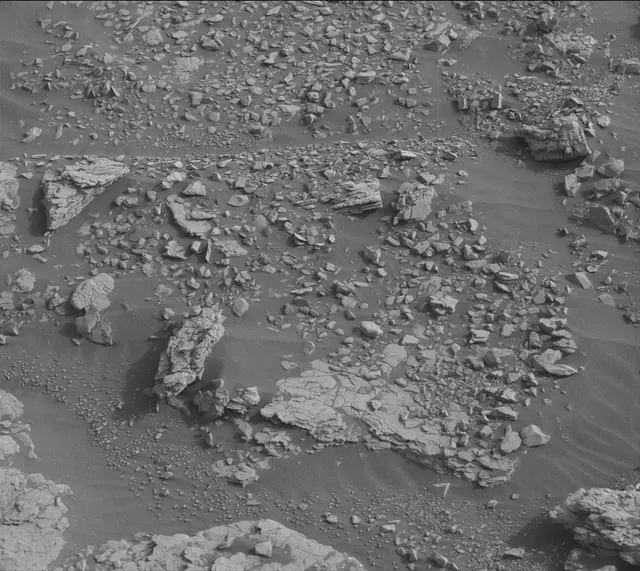 Sol 2829: Mast Camera (Mastcam)