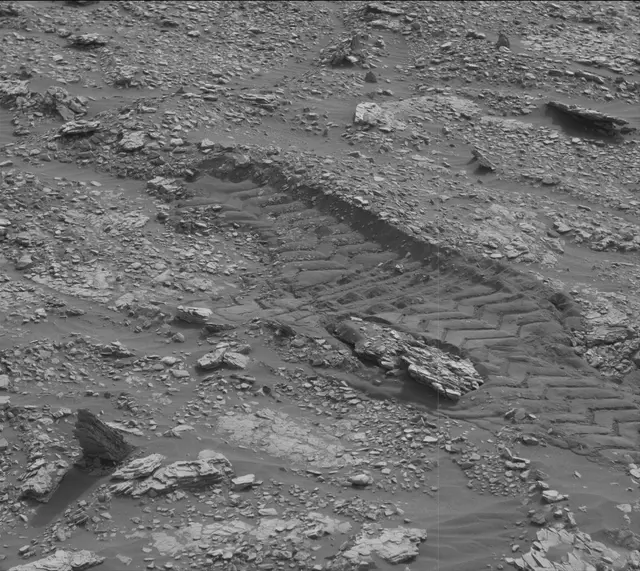 Sol 2831: Mast Camera (Mastcam)