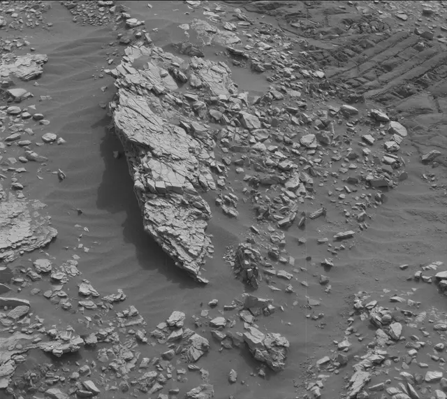 Sol 2831: Mast Camera (Mastcam)