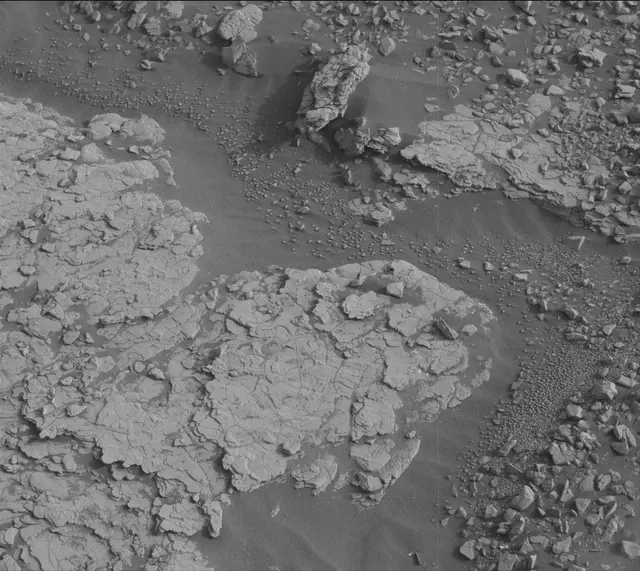 Sol 2831: Mast Camera (Mastcam)