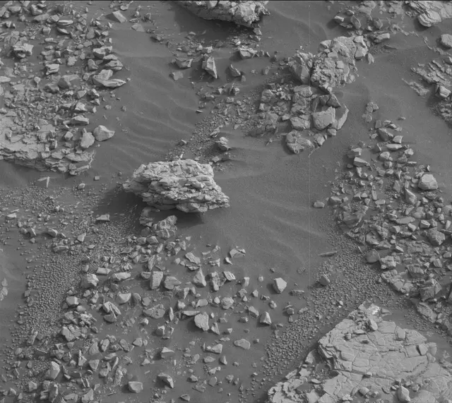 Sol 2831: Mast Camera (Mastcam)